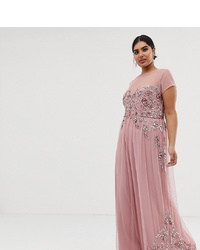 Розовое вечернее платье в сеточку с украшением от Maya Plus