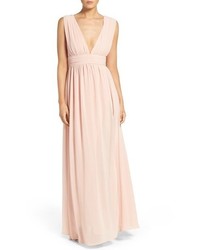 Розовое вечернее платье с разрезом