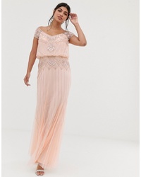 Розовое вечернее платье с украшением от Amelia Rose