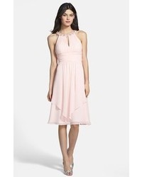 Розовое коктейльное платье