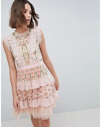 Розовое коктейльное платье с вышивкой от Needle & Thread