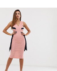 Розовое кружевное облегающее платье от PrettyLittleThing