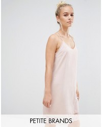 Розовое кружевное платье-комбинация