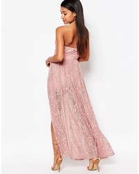Розовое кружевное платье-макси