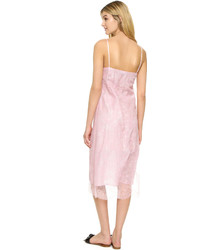 Розовое кружевное платье-миди от Rochas
