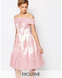Розовое кружевное платье-миди