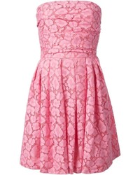 Розовое кружевное платье с пышной юбкой от Moschino Cheap & Chic