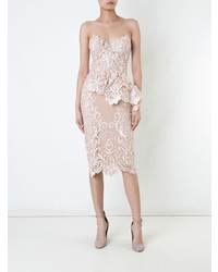 Розовое кружевное платье-футляр от Nedret Taciroglu Couture