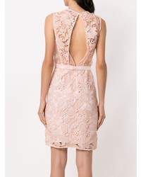 Розовое кружевное платье-футляр от Tufi Duek