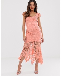 Розовое кружевное платье-футляр от Love Triangle