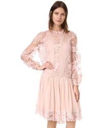 Розовое кружевное платье от Zimmermann