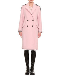 Розовое пальто с вышивкой