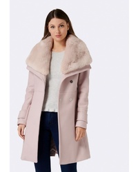 Розовое пальто с меховым воротником от Forever New