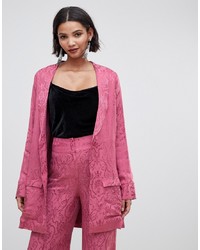 Розовое пальто с "огурцами"
