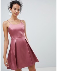 Розовое платье-комбинация от Glamorous