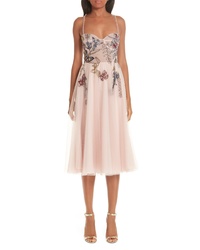 Розовое платье-миди из фатина с украшением