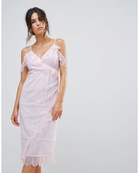 Розовое платье-миди от Warehouse