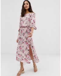 Розовое платье с открытыми плечами с цветочным принтом от En Creme
