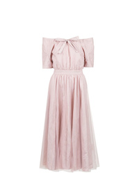 Розовое платье с открытыми плечами от Gloria Coelho