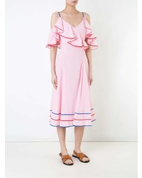 Розовое платье с открытыми плечами от Anna October