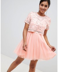 Розовое платье с пышной юбкой из фатина с украшением от ASOS DESIGN