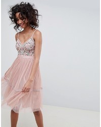 Розовое платье с пышной юбкой из фатина от Needle & Thread