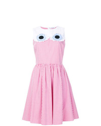 Розовое платье с пышной юбкой с вышивкой от Vivetta