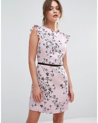Розовое платье с рюшами от Miss Selfridge