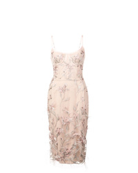 Розовое платье-футляр с вышивкой от Marchesa Notte