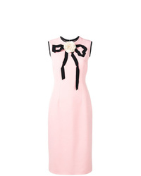 Розовое платье-футляр от Gucci