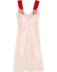 Розовое платье от Givenchy
