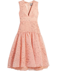 Розовое платье от Lela Rose