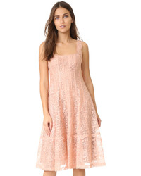 Розовое платье от Nanette Lepore