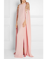 Розовое шелковое вечернее платье с украшением от Oscar de la Renta