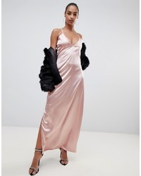 Розовое шелковое вечернее платье от PrettyLittleThing
