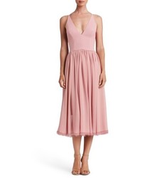 Розовое шифоновое платье-миди