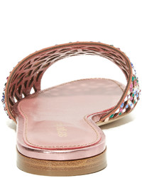 Розовые замшевые сандалии на плоской подошве от Sergio Rossi