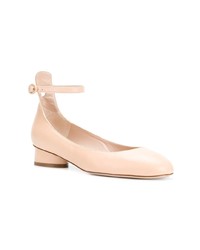Розовые кожаные балетки от Stuart Weitzman