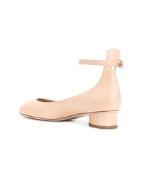 Розовые кожаные балетки от Stuart Weitzman