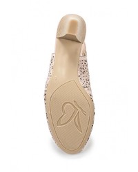 Розовые кожаные босоножки на каблуке от Caprice