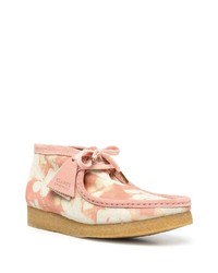 Розовые кожаные ботинки дезерты от Clarks