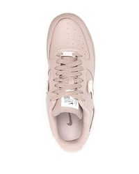 Мужские розовые кожаные низкие кеды от Nike