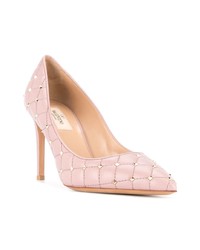 Розовые кожаные туфли с шипами от Valentino