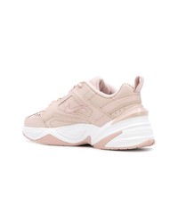 Женские розовые кроссовки от Nike