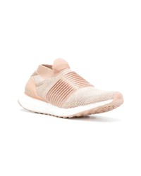 Женские розовые кроссовки от adidas