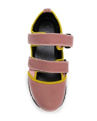 Женские розовые низкие кеды от Marni