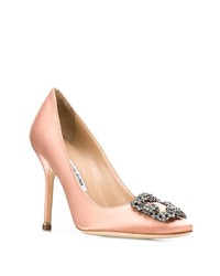 Розовые сатиновые туфли с украшением от Manolo Blahnik