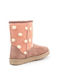 Розовые угги от Kylie