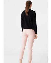 Розовые узкие брюки от Mango