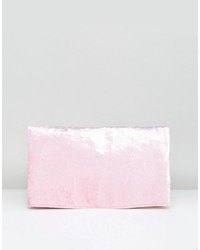Розовый бархатный клатч от Asos